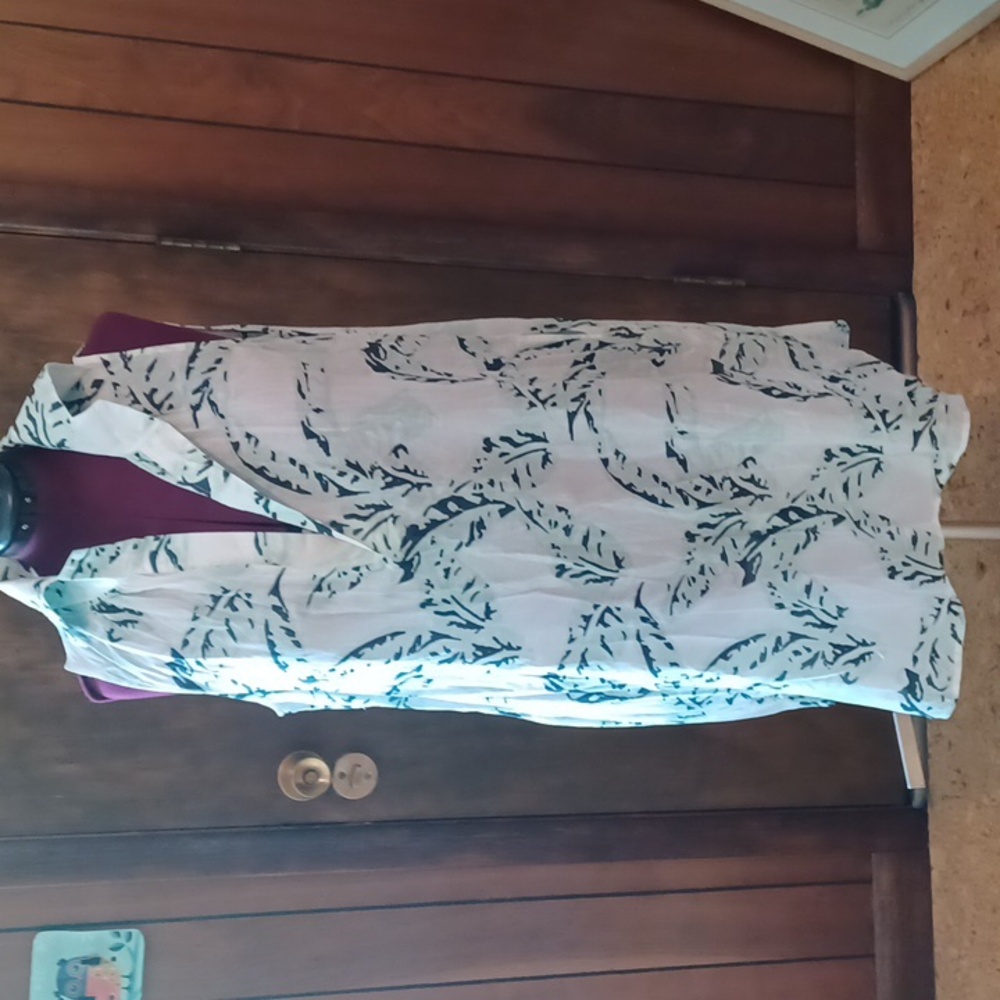 Pour Les Femmes Lightweight Cotton A Line Shirttail Hem Floral Dress Size M NWT